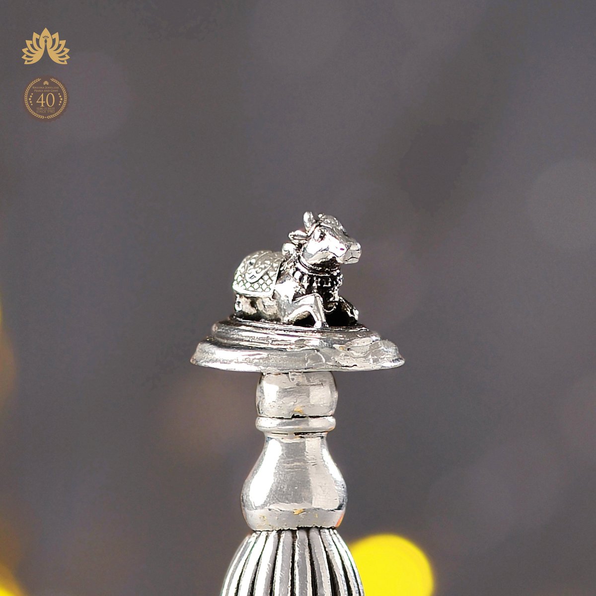 KrishnaSilver36's tweet image. ►WhatsApp Us:wa.link/bxtv
►Call/Video Call+918499011111  In Hinduism, bells are used for worship. The sound of the bell will purify the air and keep evil spirits away
►Explore our Latest Collection instagram.com/krishna.house.… #KrishnaSilver36 #silverbell #silverpoojabel
