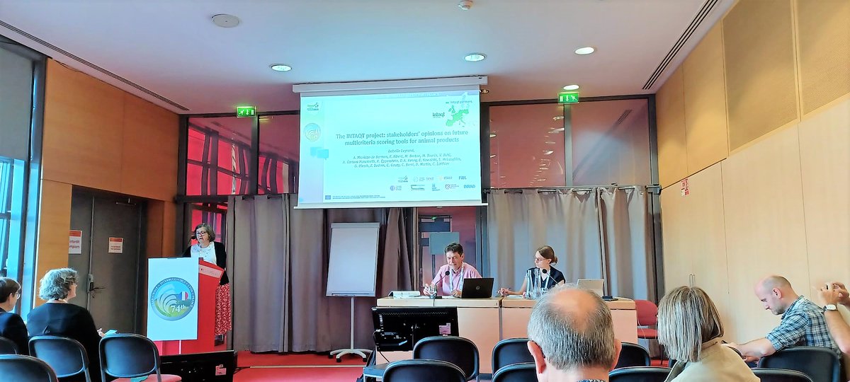 InstitutElevage's tweet photo. 🔴 #EAAP2023 | Session 72
✅ Projet @H2020_INTAQT
📌 Outils de notation multicritères de la #qualité pour les produits d'origine animale
↪ Avis des consommateurs
👉 Avec notre collègue Isabelle Legrand
#IdeleEAAP2023 #SQCV_Idele https://t.co/i3BVS8A36Y