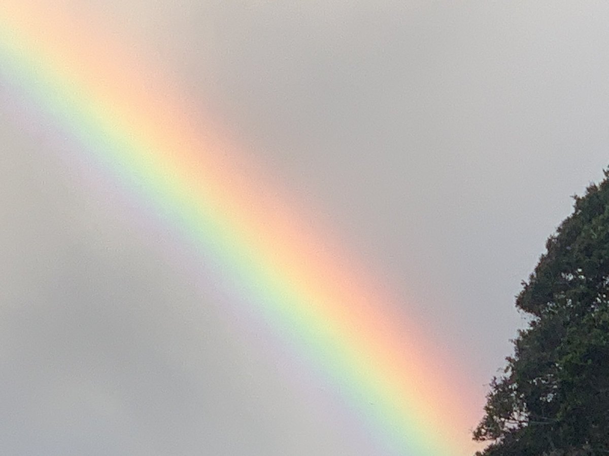 Naddleslee's tweet photo. Almost #KnockOffTime #Work #Rainbows #Skies https://t.co/X05Uk3lz9r