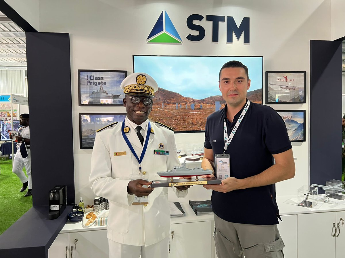 Defense_Talks's tweet photo. Military delegations from #Nigeria, #Ghana, #Senegal, and #SouthAfrica visited @STMDefence booth at the #IMDEC2023 exhibition to learn more about naval projects. 🇹🇷 https://t.co/3WwOiejzl3