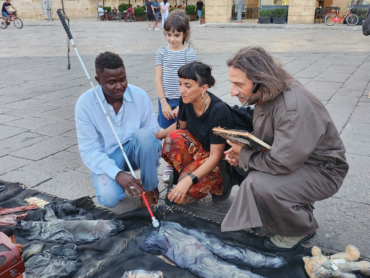 𝐔𝐍𝐎𝐔𝐍𝐎
𝐵𝑎𝑟𝑏𝑜𝑛𝑎𝑔𝑔𝑖𝑜 𝑇𝑒𝑎𝑡𝑟𝑎𝑙𝑒 𝑑𝑒𝑑𝑖𝑐𝑎𝑡𝑜 𝑎𝑙𝑙𝑎 𝑔𝑖𝑜𝑟𝑛𝑎𝑡𝑎 𝑑𝑒𝑖 𝑟𝑖𝑓𝑢𝑔𝑖𝑎𝑡𝑖 2023

31 AGOSTO - CASTIGLIONE D’OTRANTO 
Notte Verde - AgriCulture Utopie e Comunità h. 21:00