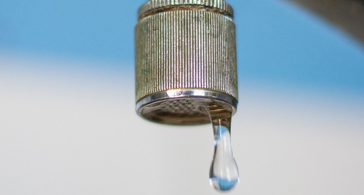 ‘Alleen innovatie levert genoeg waterbesparing op’
Huishoudens verbruiken bijna driekwart van het drinkwater. Techniek Nederland denkt dat besparing alleen mogelijk is met een watertransitie; innovatieve, technische maatregelen om drinkwater te besparen.
cutt.ly/SwtQ8dzZ