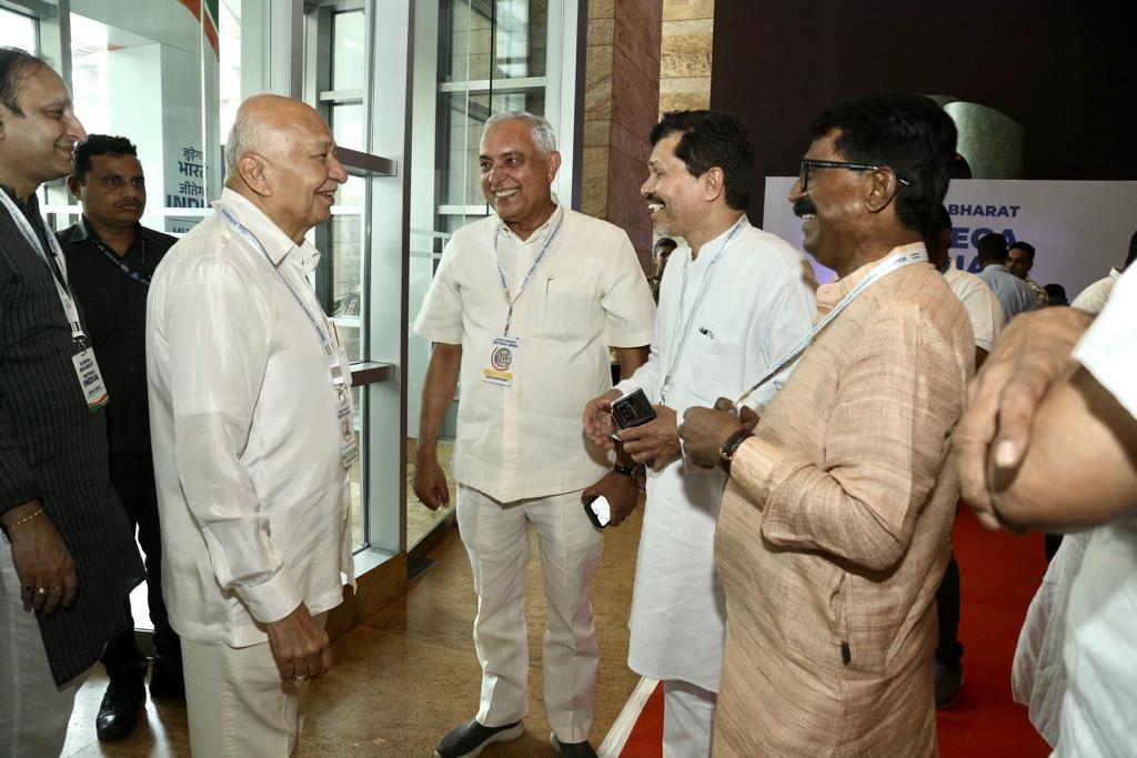 ParagSMohite's tweet photo. आज होणाऱ्या #INDIAAllianceMeeting साठी देशभरातील महत्त्वाचे नेते @GrandHyattMum येथे उपस्थित आहेत.. 

देशाच्या भविष्याच्या दृष्टीने महत्त्वाच्या असलेल्या या #INDIAAlliance बैठकीपूर्वीची काही क्षणचित्रे..

#ShivsenaUBT #UddhavThackeray https://t.co/kyh59PZU6B