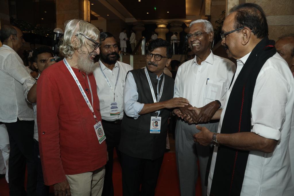 ParagSMohite's tweet photo. आज होणाऱ्या #INDIAAllianceMeeting साठी देशभरातील महत्त्वाचे नेते @GrandHyattMum येथे उपस्थित आहेत.. 

देशाच्या भविष्याच्या दृष्टीने महत्त्वाच्या असलेल्या या #INDIAAlliance बैठकीपूर्वीची काही क्षणचित्रे..

#ShivsenaUBT #UddhavThackeray https://t.co/kyh59PZU6B
