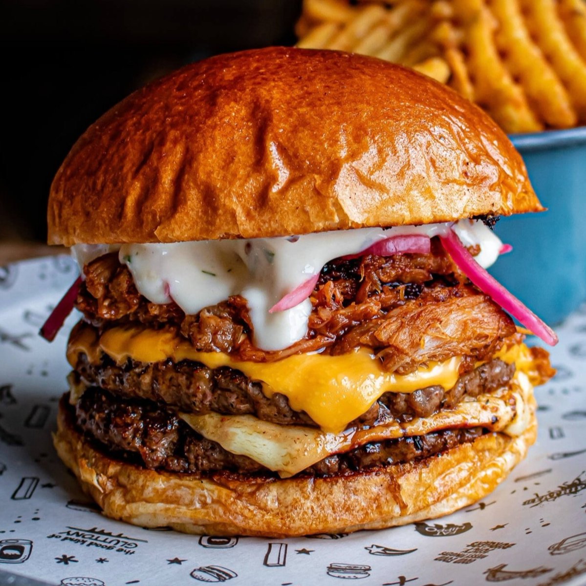 MoorSheffield's tweet photo. It's not too late to celebrate #NationalBurgerDay! ๐ ๐with @fathippofood's Re-Born Slippy! ๐คค
Chipotle bacon butter, braised pork rib meat, smoked cheddar & American cheese, Alabama white BBQ sauce & pickled onions ๐
ใ
ค
Till 15th Sept! ๐
#FatHippo #burgerlover #burgertime https://t.co/aIEs6WHmYN