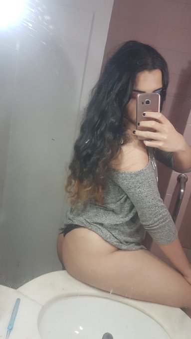 Quem vai me comer gostoso pra me esquentar nesse friozinho?  . . . . .  #novinha #rj #carioca #BUNDASAWARDS<a href="/tag/rj"class="tags"><span>#rj</span></a><a href="/tag/carioca"class="tags"><span>#carioca</span></a><a href="/tag/novinha"class="tags"><span>#novinha</span></a><a href="/tag/bundaawards"class="tags"><span>#bundaawards</span></a><a href="/tag/bundasawards"class="tags"><span>#bundasawards</span></a>
