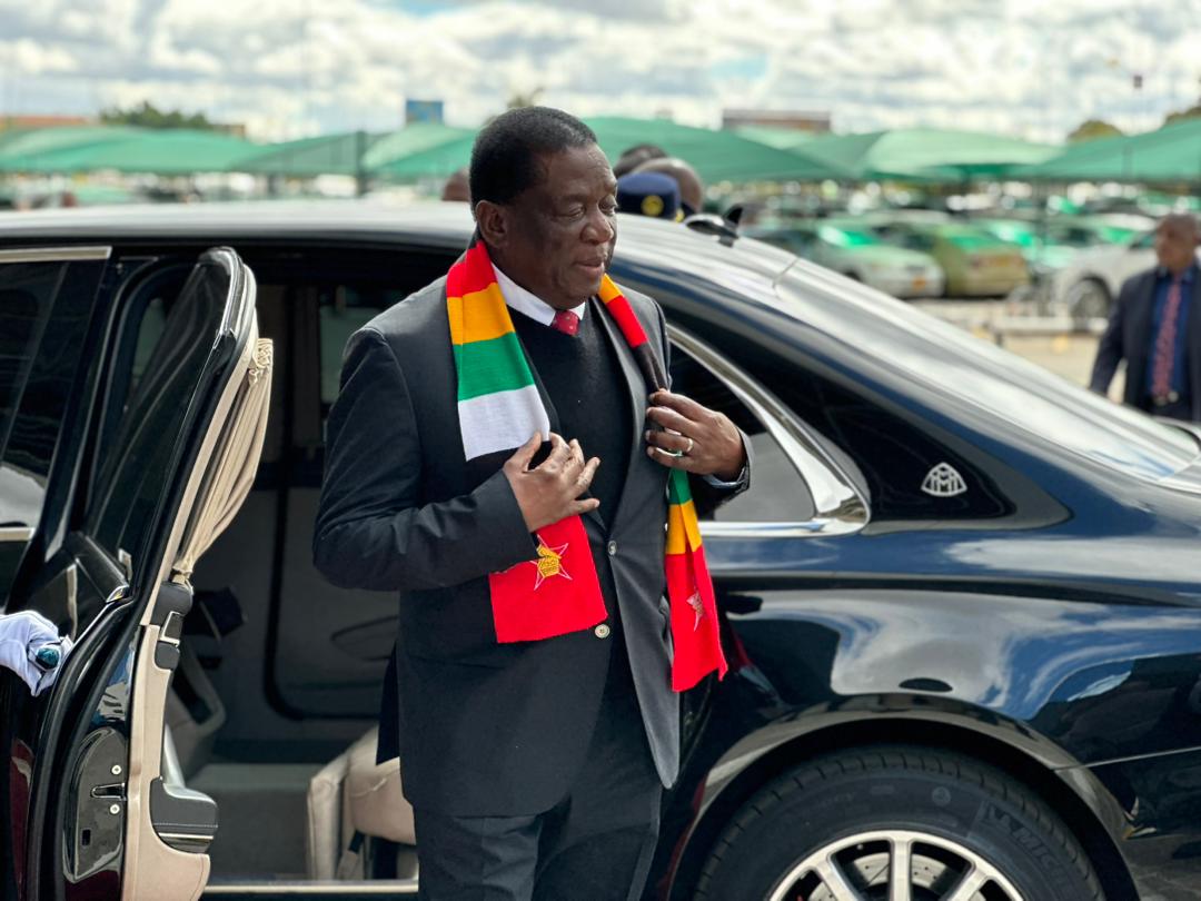 ThembaniNews's tweet photo. Sabi Mine Commissioning happening today as the President @edmnangagwa is focusing on making Zimbabwe better...@CyrilRamaphosa @DeptCommsZW @malazyc @BBCAfrica @CNN @DailyNewsZim @DrMutambudzi https://t.co/0CSzZdZSQW