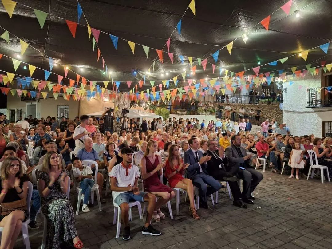 RubenPicoES's tweet photo. Pasades les festes cal agraïr el treball a totes les persones que les han fet possibles, en especial a la Comissió de Festes, a la Reina, Dames i a les seves famílies, així com a totes les persones i empreses que han colaborat.

Gràcies també a autoritats, veïns i visitants. https://t.co/4WDNvjPXT5