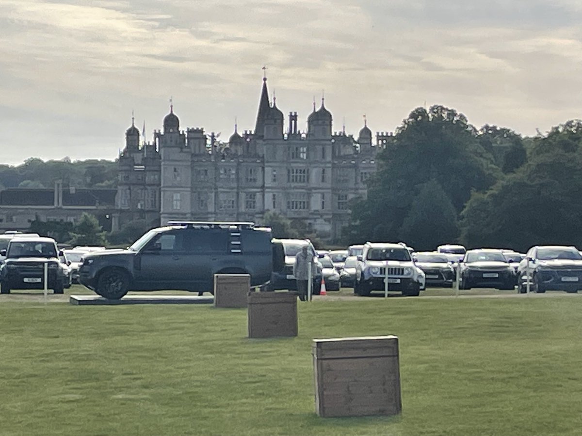 AR_EventsLtd's tweet photo. Day one of the Defender Burghley Horse Trials in glorious sunshine https://t.co/2EekY0jXjp
