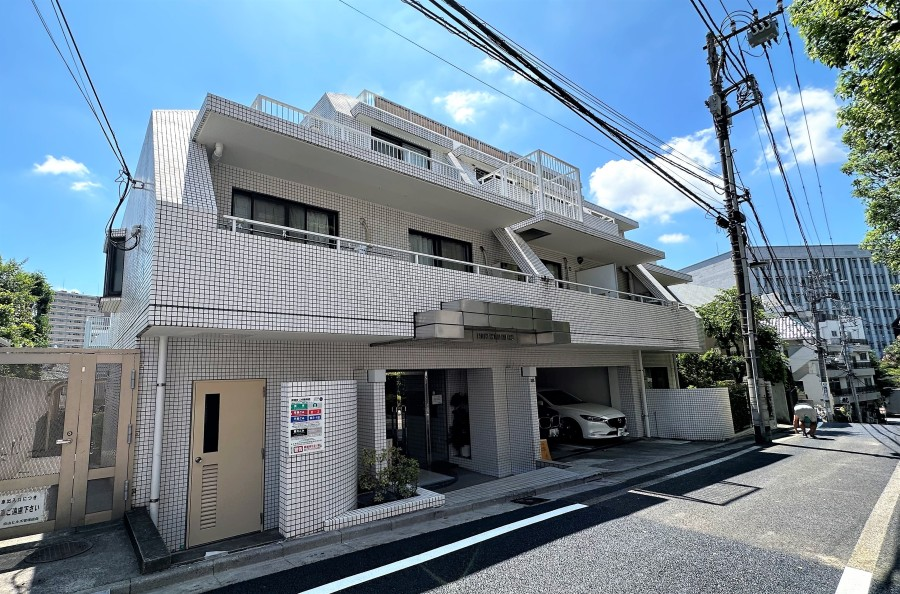 JpnRealtySTARTS's tweet image. Corner bright 2BR 5mins. to #Honkomagome and 6mins. to #Hakusan #Bunkyo #Tokyo

Price: JPY59.8M ≒ USD409K ≒ EUR375K
Structure: RCS
Built: Aug 1985
Size: 55sqm / 592sf

#renovation #realestate #property #dishwasher #Japan #sale

starts.co.jp/kaigai/lp/en/