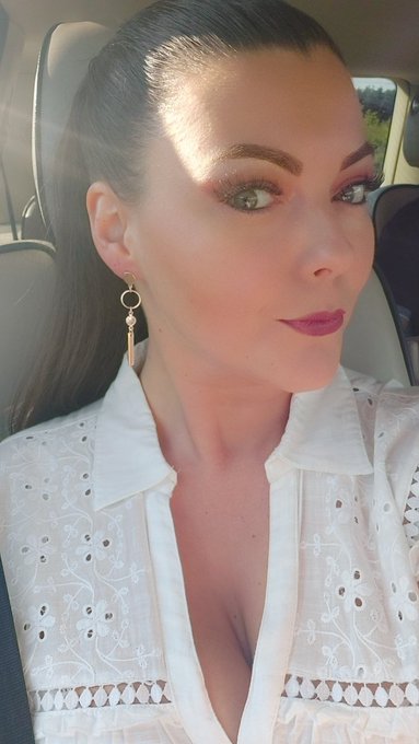 Good Morning 🌞  Hope everyone has a fabulous weekend 🥰😘 https://t.co/tJ5JrOQYTz<a href="/tag/bikini"class="tags"><span>#bikini</span></a><a href="/tag/dm"class="tags"><span>#dm</span></a><a href="/tag/thongs"class="tags"><span>#thongs</span></a>