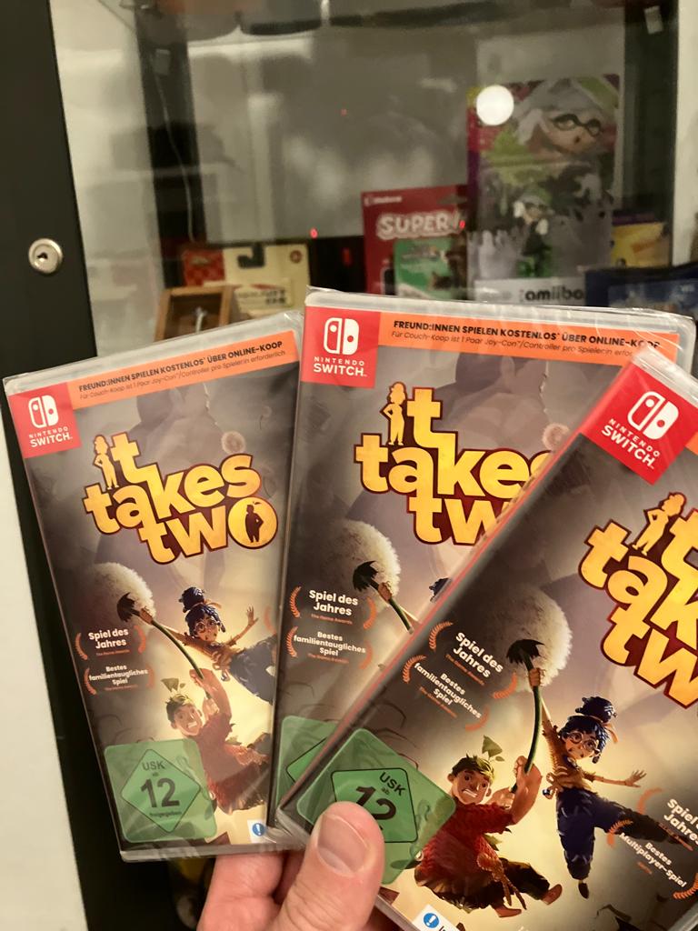 Heute in 2 Wochen startet unsere Jubiläumsveranstaltung!
Passend dazu ein kleiner Vorgeschmack für mögliche Turnier-/Tombolapreise:
Wir bedanken uns herzlich bei <a href="/EA/">Electronic Arts</a> für das Sponsoring über 3x das Spiel "It Takes Two" für #NintendoSwitch
Freut euch auf weitere tolle Preise!