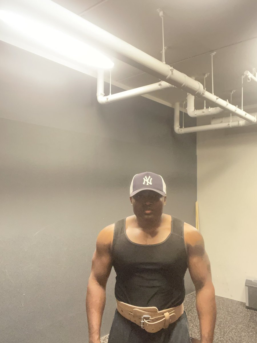 simon_ekpa's tweet photo. Today picture for the Nigeria Islamic state and their political agents from Biafraland. 
Tell Hope Uzodingba the ofeke of Imo state to go workout so he can stand Biafra Liberation Army treatment for 30min the day they will catch him. https://t.co/hz1FmBIif8