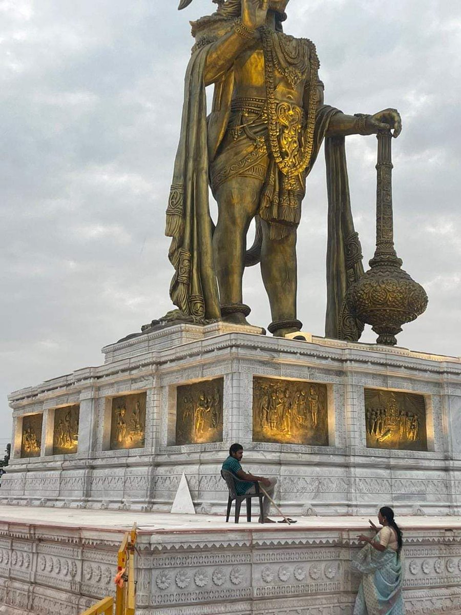 हनुमानजी और महादेव 24 घंटे सहजानंद स्वामी की सेवा करते थे। सेवक बताने वाले सारंगपुर स्वामीनारायण के स्वामी के विरुद्ध सनातन धर्म सेवा समिती, सीहोर ने पुलिस में अर्जी की है। #સારંગપુર #સ્વામિનારાયણ #sarangpur #swaminarayan सनातनधर्म #सारंगपुरस्वामीनारायण #SahajanandSwami