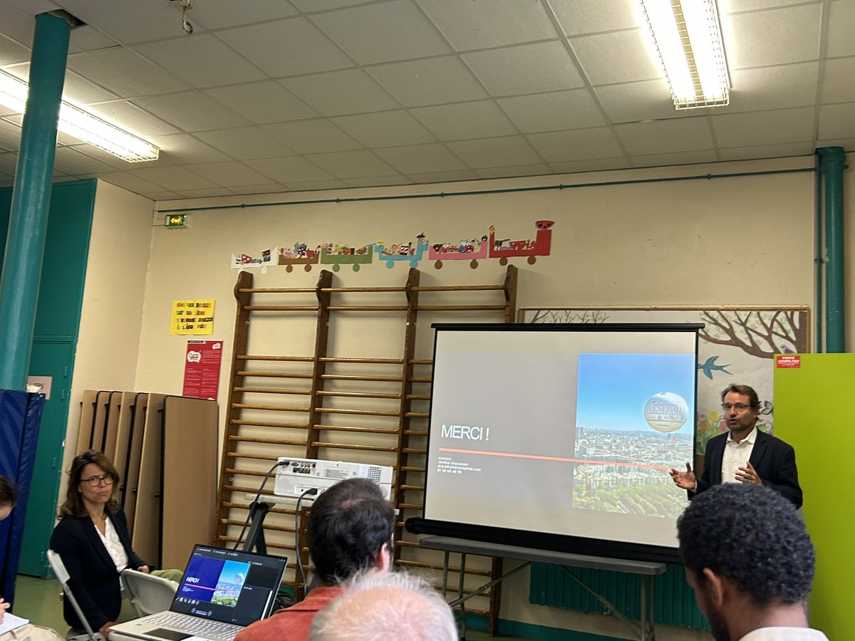 asbordry's tweet photo. @dburkli grande premiere ce matin a #paris #smartcity mise en place de purificateurs d air en exterieur dans la cour de l ecole 
#qualiteair  @AEROPHILE_SAS  
#ballon par andre citroen #paris9 #paris15 @ademe_IDF @tomkerting  expert air un grand bravo pour cette experimentation https://t.co/MBiNxDGdGs