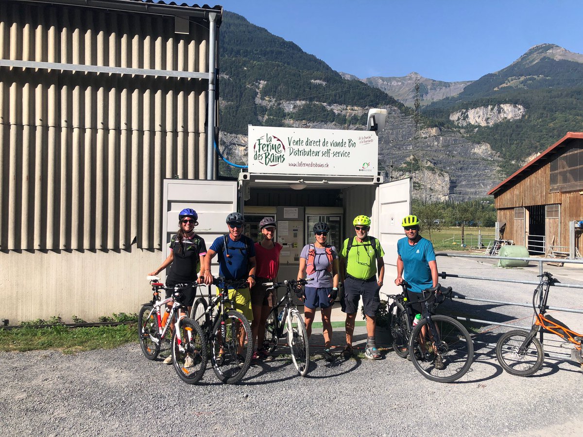 fiblorg's tweet photo. Die #FiBLKarawane ist erfolgreich zu Ende gegangen! Wir bedanken uns bei allen Teilnehmenden und Biobetrieben für ihre grossartige Unterstützung. Es war eine unvergessliche Reise 🚴♂️
#FiBL #bio #wissensaustausch https://t.co/OhhnIZpMfX