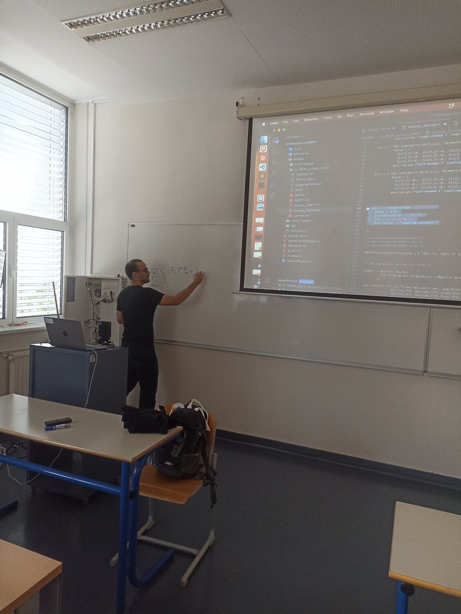IJS_hep's tweet image. On today&apos;s lecture, @DarFaroughy is using Feynrules to build a Z&apos; model together with the SM! 💻🖥️ #Ljubljana #HEP #SummerSchool