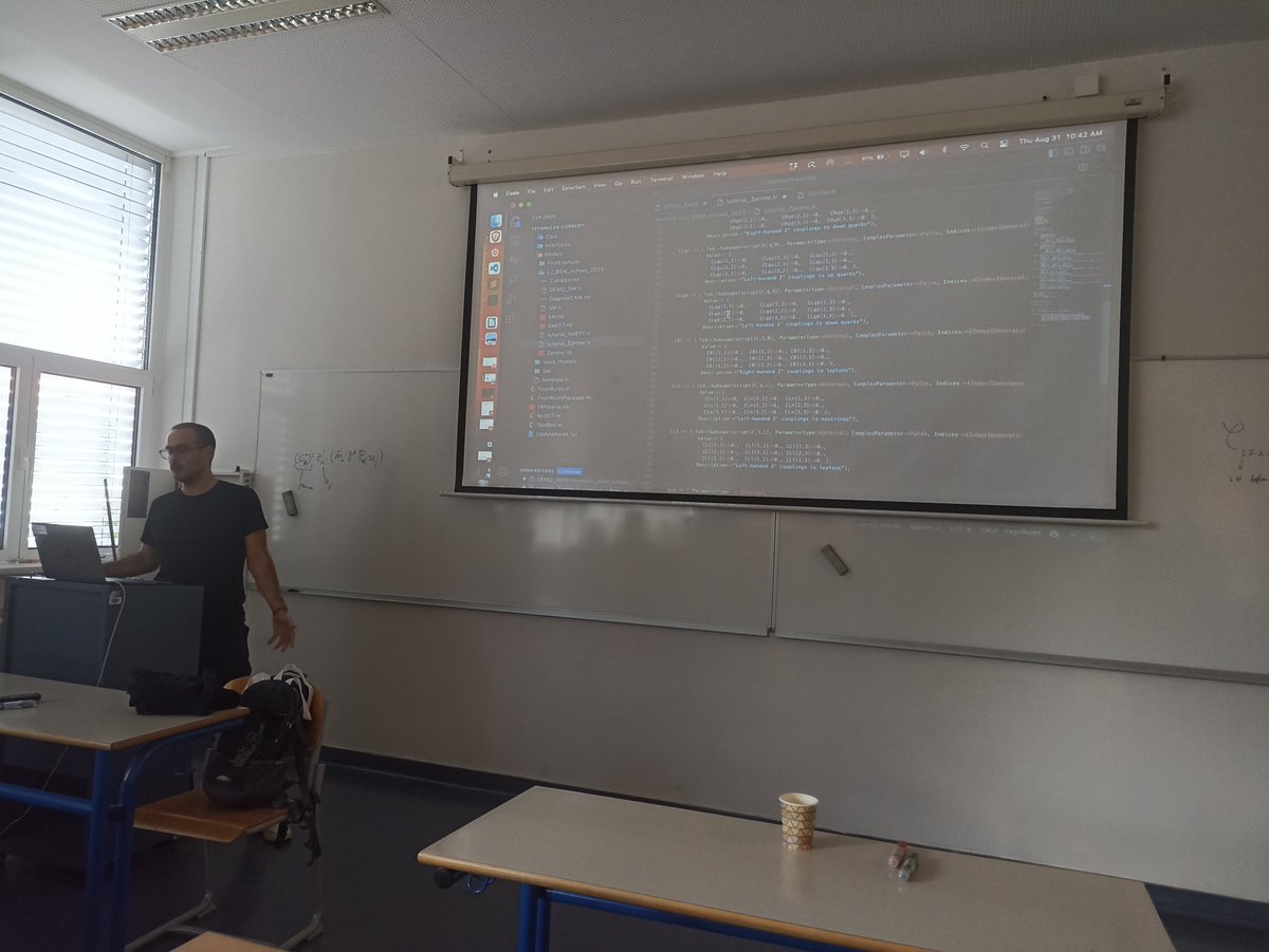 IJS_hep's tweet image. On today&apos;s lecture, @DarFaroughy is using Feynrules to build a Z&apos; model together with the SM! 💻🖥️ #Ljubljana #HEP #SummerSchool