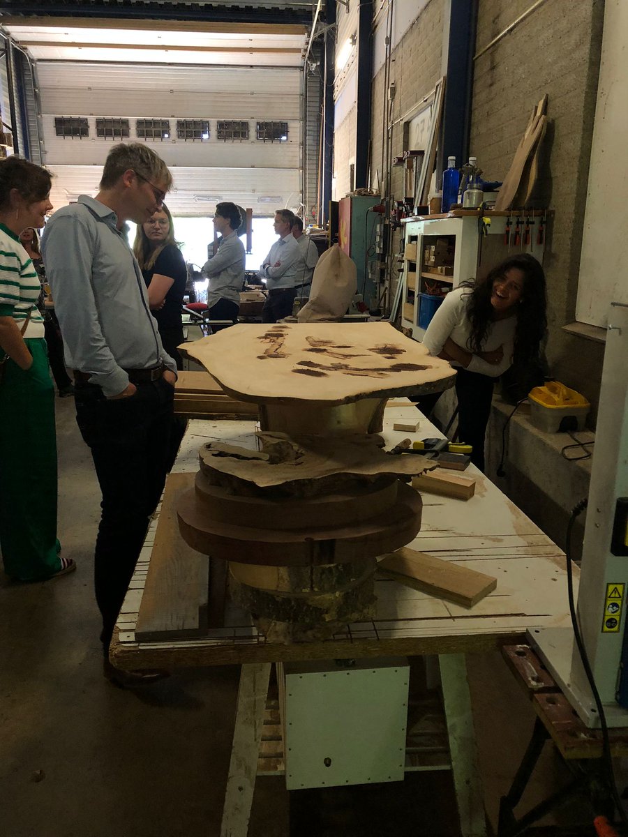 We mochten in De JoJo het Ministerie van IenW ontvangen! Een interessant werkbezoek voor mensen die werken aan beleid en plannen voor de circulaire economie. Mooi om te kunnen laten zien hoe het sociaal domein en de circulaire economie elkaar in de praktijk zo goed versterken!