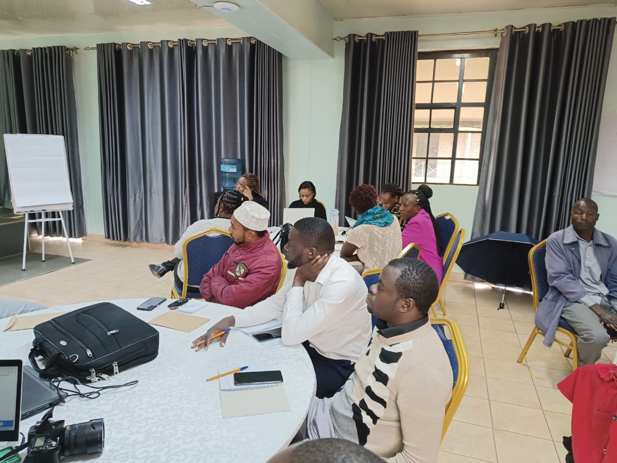 hesedafrica's tweet photo. 📢Empowering Change: Nairobi County Gender Sector Workshop🌍Collaborating with community, judiciary &amp;religious leaders @Janewkamau Vice Secretary @IntlWomenJudges highlighted strong support from the CJ's office 4 SGBV cases&amp; accessible justice thru' specialized courts @farmamundi https://t.co/6mrUMAESg4
