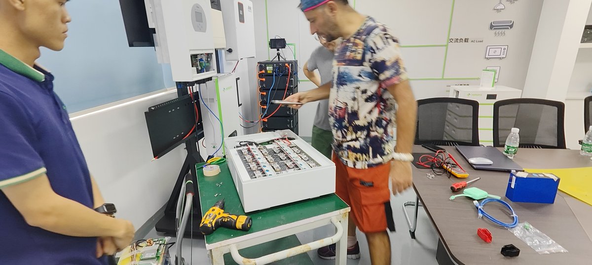 ImproveBattery's tweet photo. The customer who came from afar visited our factory for an inspection. They highly praised our efforts. The product shown in the picture is our PowerWall battery, which is highly suitable for home energy storage systems.(Details at https://t.co/FBvHffolE4)
#LiFePO4 #powerwall https://t.co/TeerlelTJw