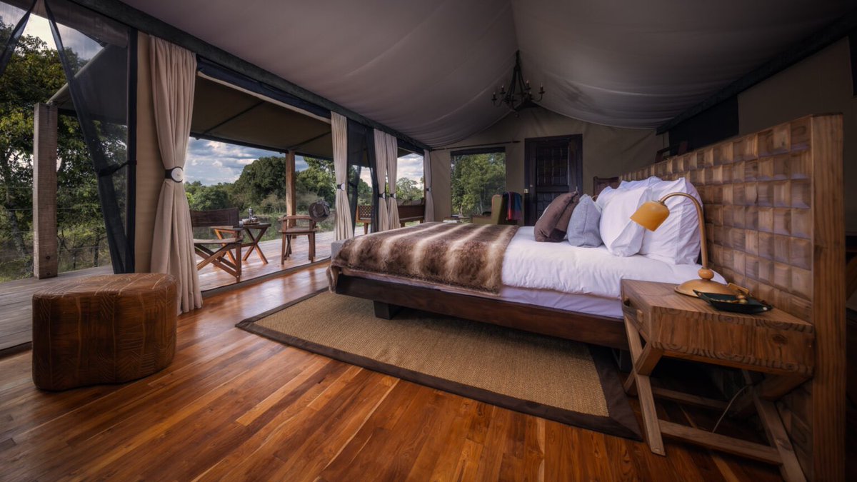 OngeriSafaris's tweet image. Built along the Talek River at the heart of Masai Mara, Ishara is not only luxurious but designed to give an immersive experience of what is arguably the  world’s greatest wildlife reserve. The camp is connected by several elevated bridges which give astonishing views of the…