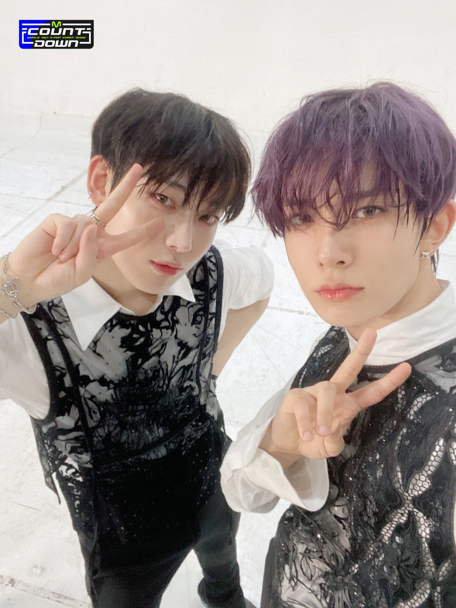 blckpnksn's tweet photo. sunoo &amp; heeseung's mcountdown selcas https://t.co/fpX1e4Z4O0
