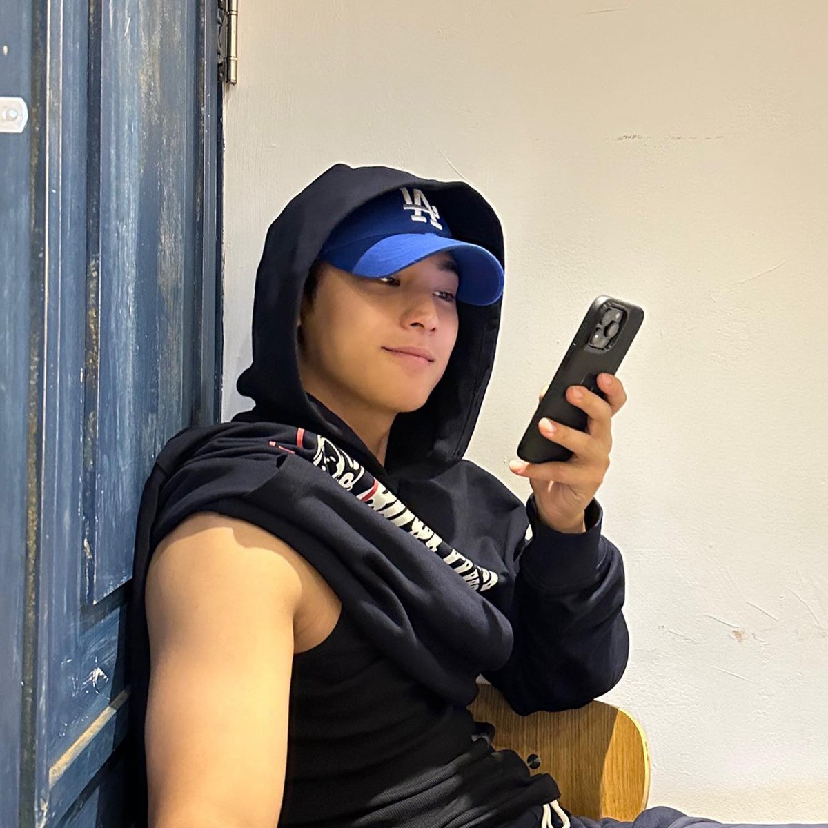 mingyuricer's tweet photo. today will be a good day! i woke up with a min9yu_k notification https://t.co/xKhdRLnHpn