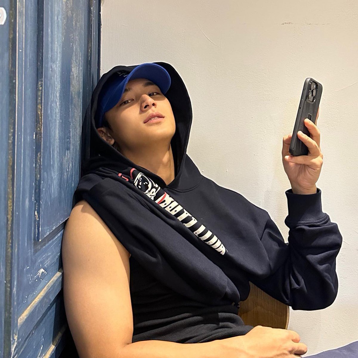 mingyuricer's tweet photo. today will be a good day! i woke up with a min9yu_k notification https://t.co/xKhdRLnHpn