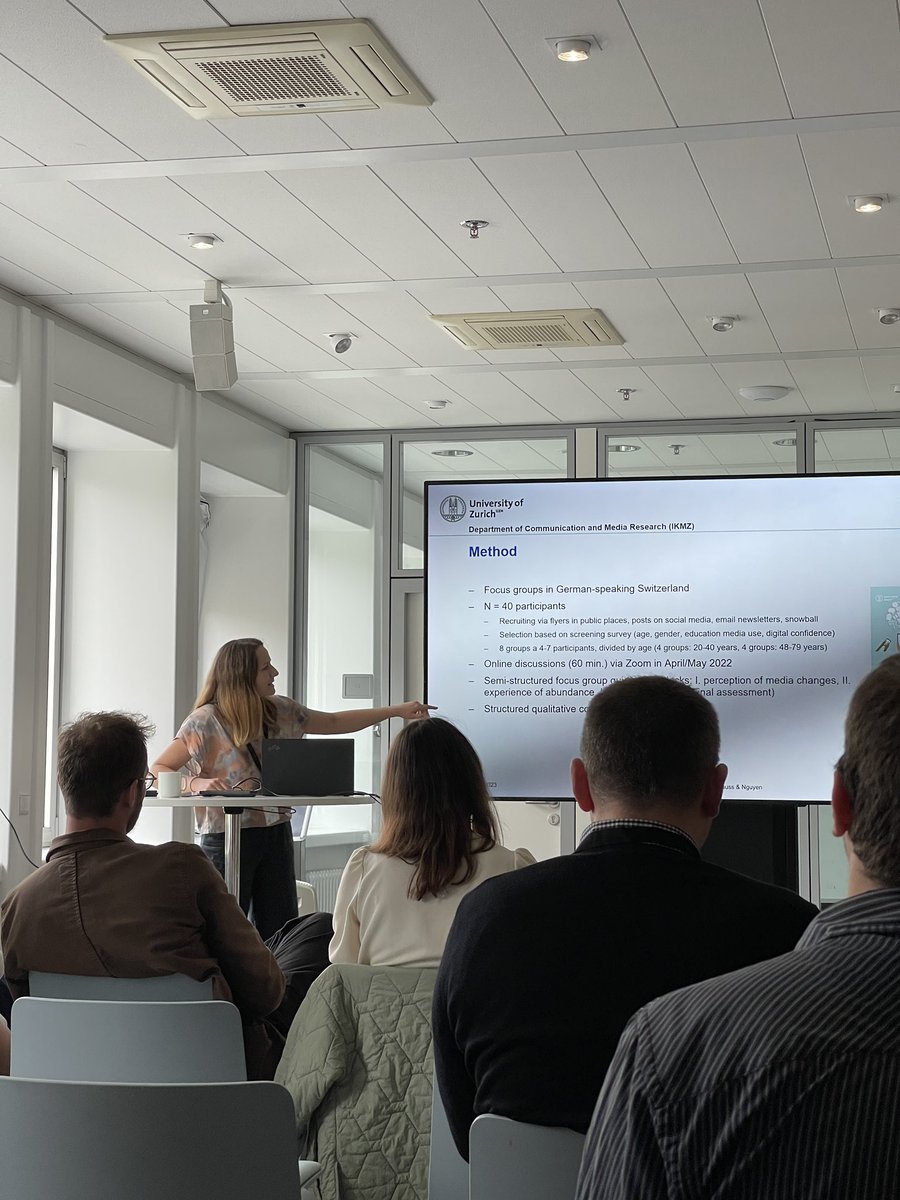 @annisch kicks off #ECREAPolComm23 with an all-female authored study on information abundance 📰 @sina_jb @sophia_c_volk @minh_hao @SarahMa187 @nadinestrauss