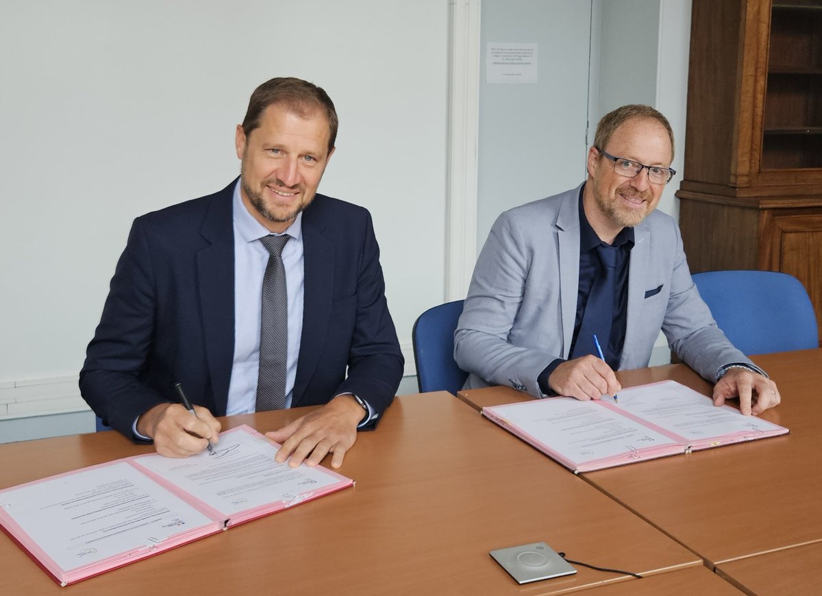 ProgrammePPN's tweet photo. Aujourd'hui, signature de la #convention entre @FranceVictimes et @justice_gouv sur la #dématérialisation des échanges entre les associations d'aide aux victimes et les juridictions via l'outil PPN PLEX. Des échanges sécurisés, traçables et rapides disponibles dès le 18 septembre https://t.co/E22WCICdcn