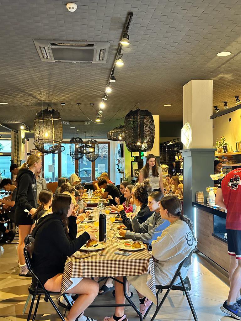 CheshamSC's tweet image. After a late arrival last night, they’ve woken to some lovely sunshine ready for the day ahead with @amershamswim #swimcamp2023