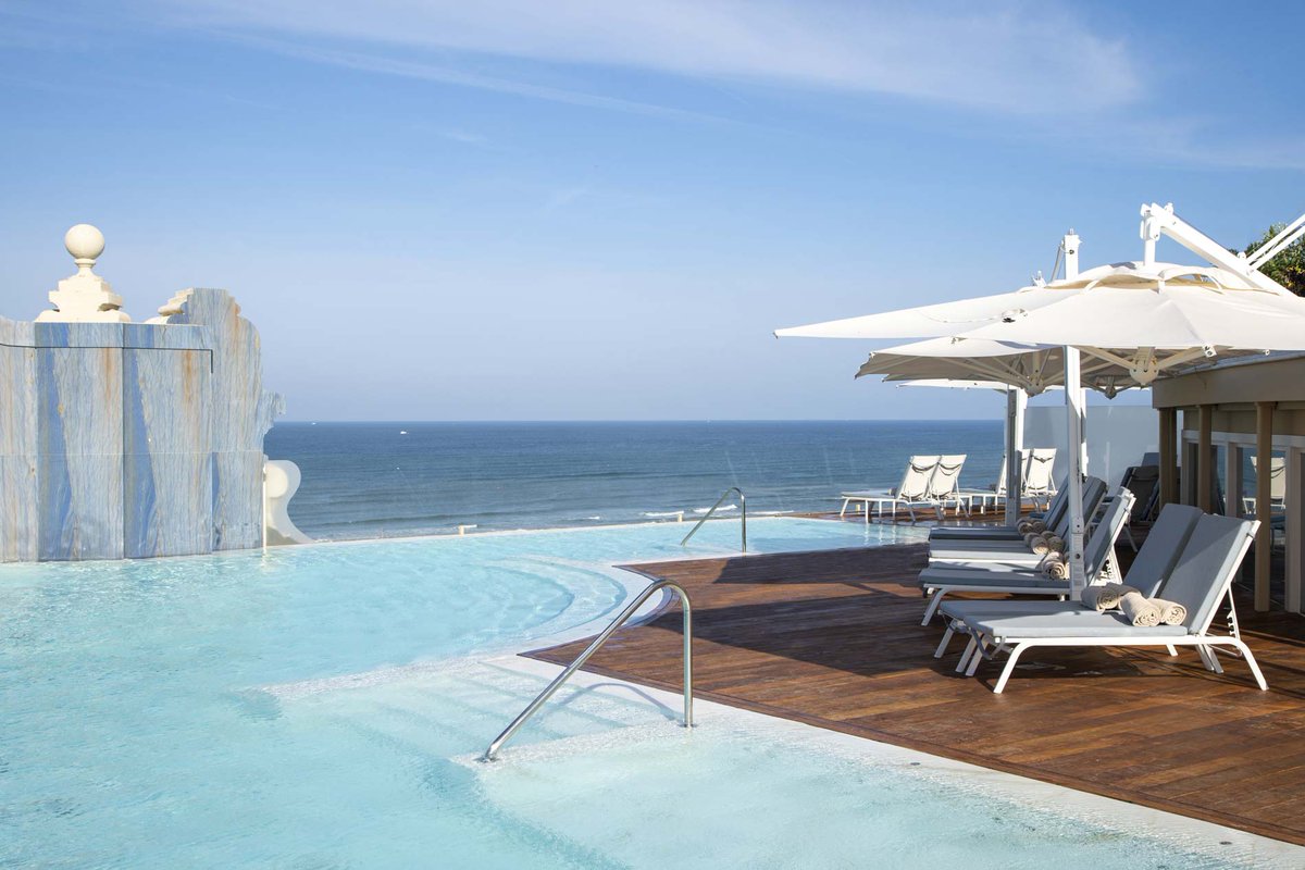 ghpdp's tweet photo. Panoramic Rooftop Plunge Pool with an amazing sea view of the Tuscan Riviera 
📍 Grand Hotel Principe di Piemonte, Viareggio, Italy  
#pool #grandhotelprincipedipiemonte #viareggio #leadinghotelsoftheworld #virtuosotravel
@leadinghotels @laurabalba https://t.co/Lh4cG6JiTD