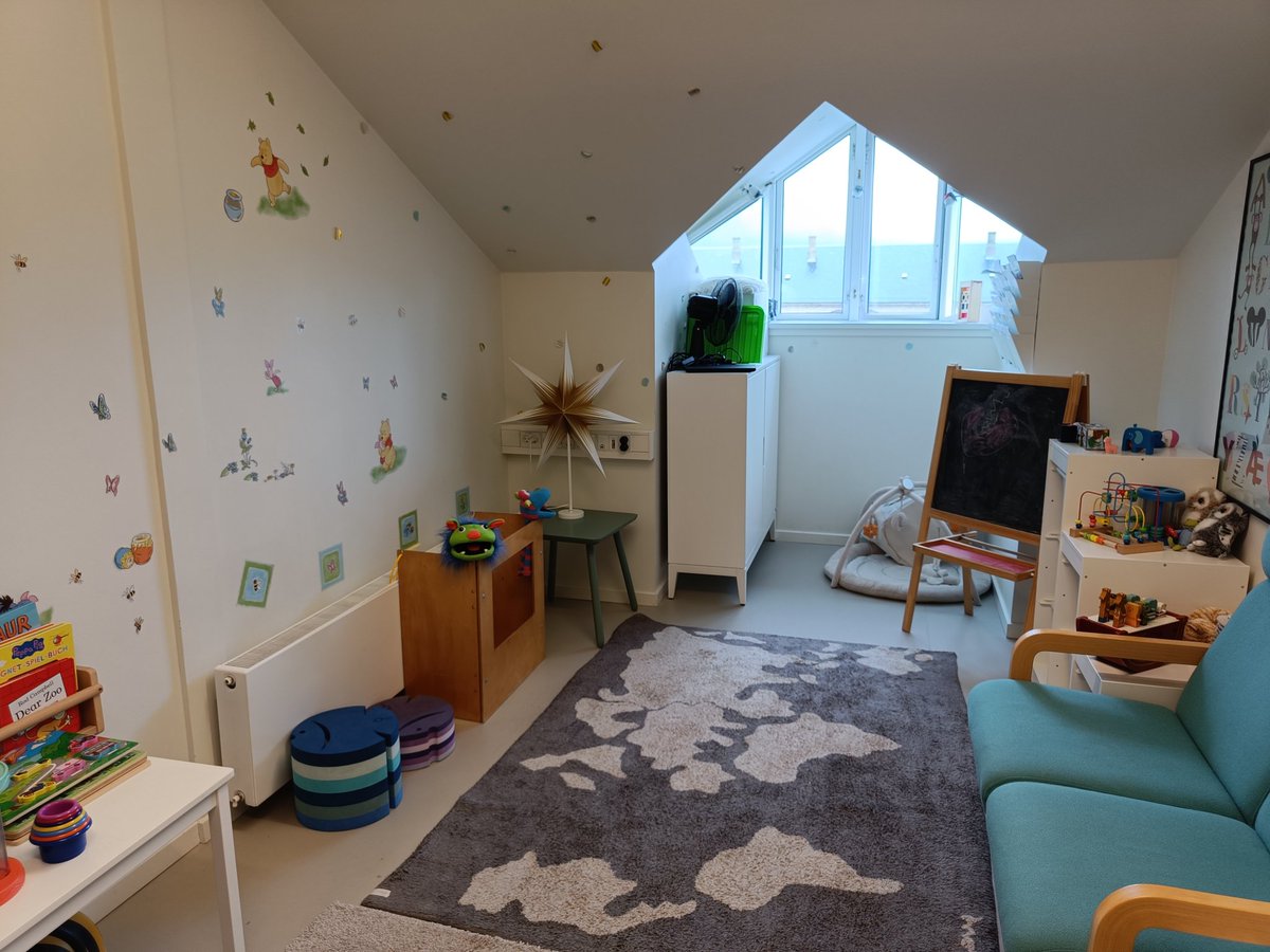 lk_gosse's tweet photo. Got to see my #Interlearn buddy's @CecileGal's awesome new workplace @DEVOMINDLab ๐ง ๐ถ this morning!
@BirkbeckBabylab - how cute is the #babyscientist fingerprint tree? https://t.co/YwKUHJbwcy