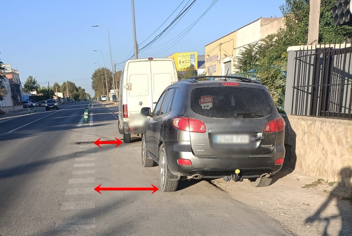 No es aceptable, esquivar y evitar accidente a todas horas circulando correctamente por un #carrilbici. Carretera de Jaén, Albacete. 
<a href="/PoliciaAlbacete/">PolicíaLocalAlbacete</a> #SeguridadVial #SeguridadCiudadana #conduccionresponsable <a href="/DGTes/">Dir. Gral. Tráfico</a>