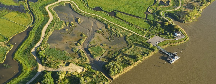 Veel mensen brachten de afgelopen maanden op of naast het water door, want water = instant vakantiegevoel! Daarom werken wij dagelijks aan aantrekkelijke waterwegen met tal van recreatiemogelijkheden en natuurschoon voor toeristen én buurtbewoners, o.a. via het <a href="/Sigmaplan/">Sigmaplan</a>.