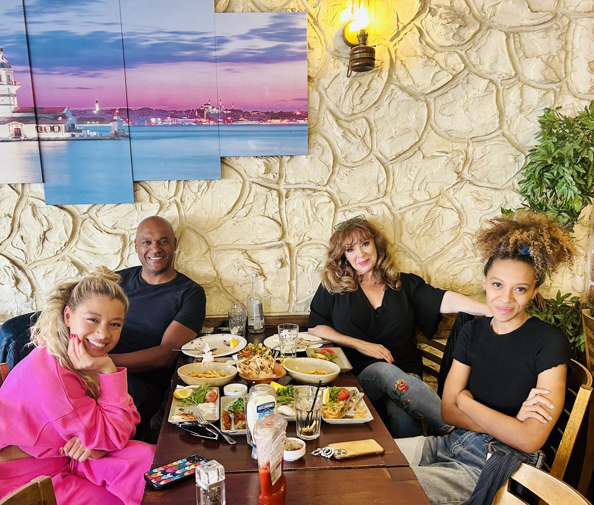 harriet_thorpe's tweet photo. #anightout with #theknights #food #fun @bbceastenders #family #wednesdaywisdom #wednesdaynight
#whocouldaskforanythingmore https://t.co/WQRSvtHEI3