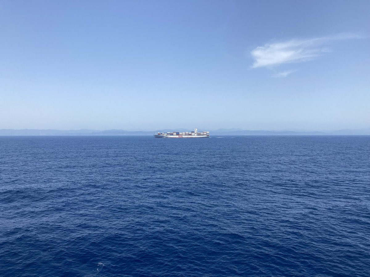 現在の職場にて
「船乗ってたんだ？」
「はい、タンカーで油運んでました」
「おー！じゃあ海外行ってたんだ？」
「いえ、内航船と言って、国内だけの船です」
「え？国内も船で運んでんの？」
「そうなんです。ｶｸｶｸｼｶｼﾞｶ」
「ふーん()」
一般的な認知度はこのくらいですね...寂しい