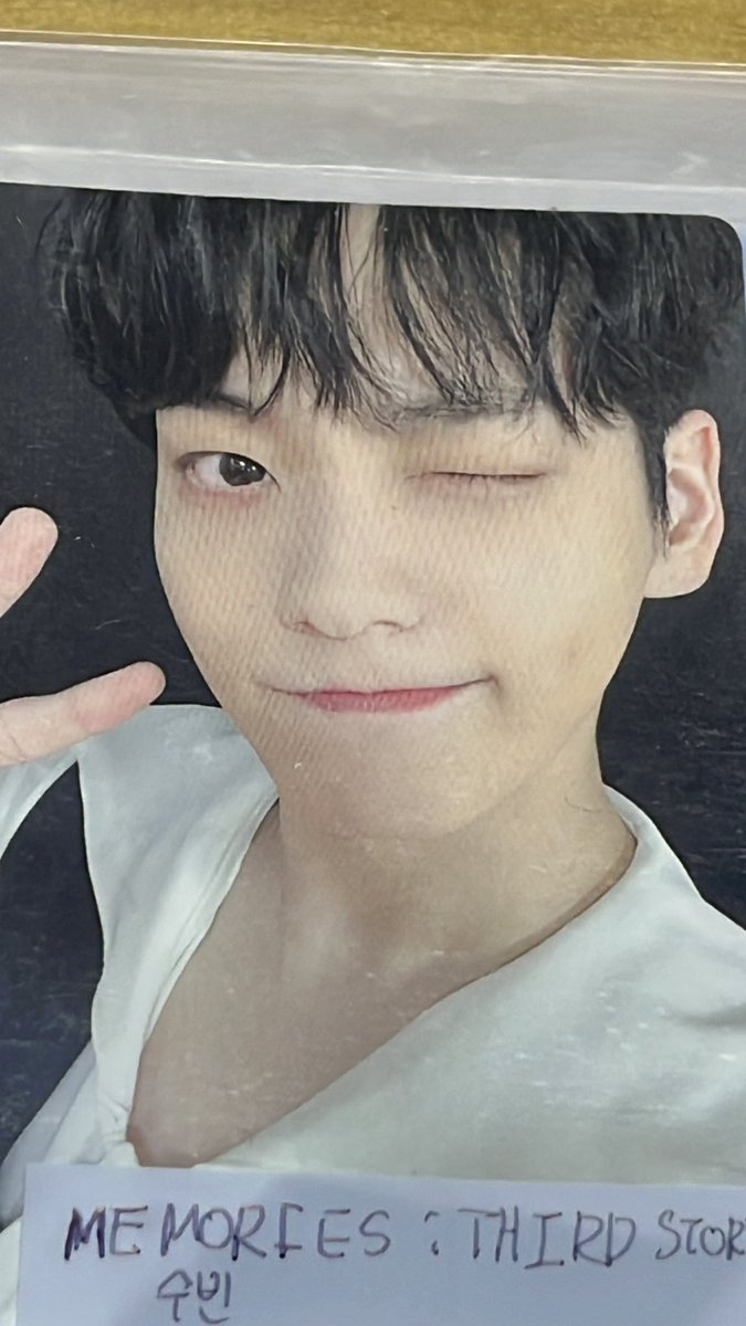 HA_YJ_08's tweet image. 이거 두개 일괄로 얼마에 팧아여하나요.. 시세 좀.. 급전임니다ㅠㅠ
#수빈 #휴닝카이 #투바투포카 #메모리즈수빈 #메모리즈휴닝카이