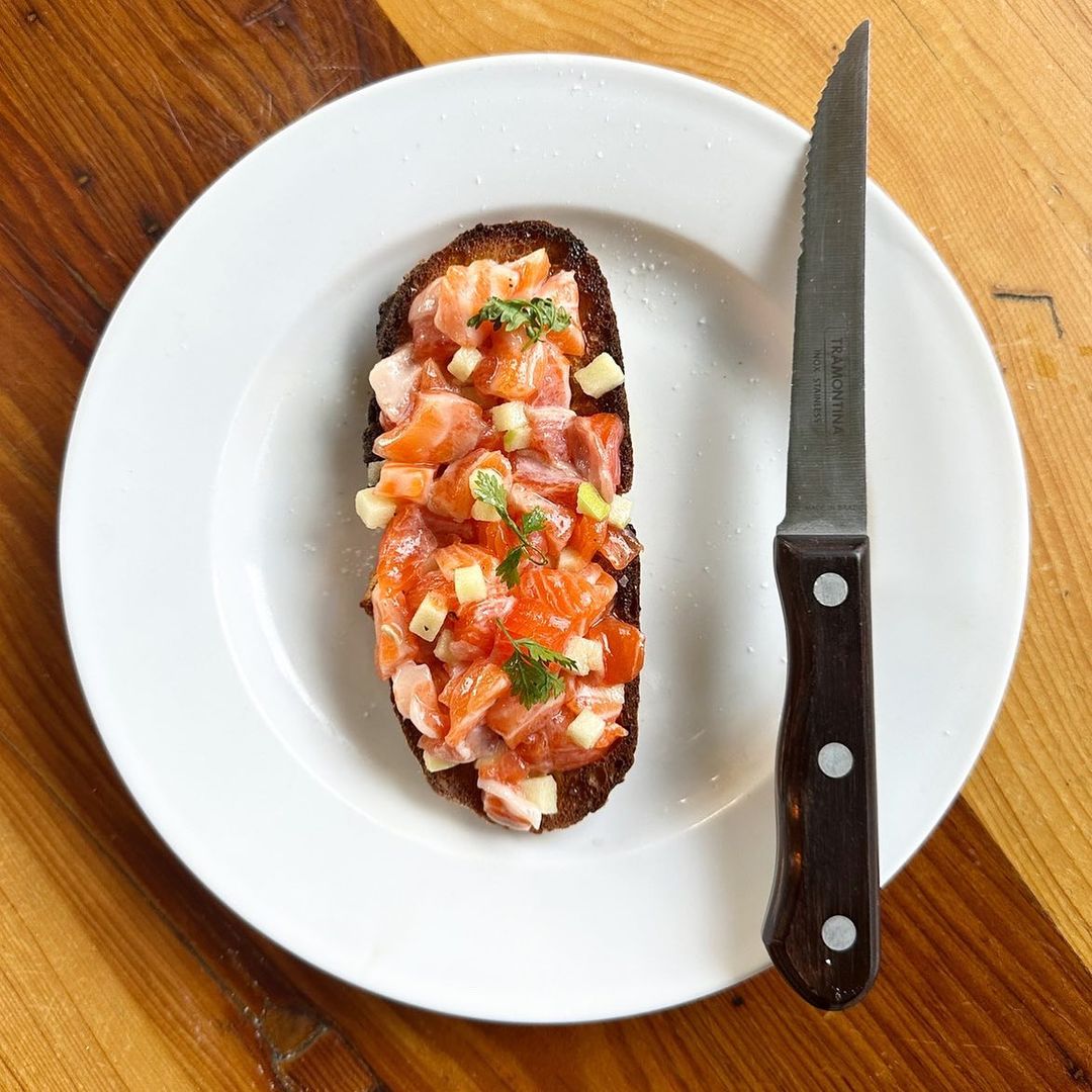 On a buzzing Stoke Newington Church Street you’ll find @clarencen16. Opened in March 2020, and almost immediately being forced to close, it has fought back to place its reserved sign firmly among London’s good food pubs. 

bit.ly/43LuPwb