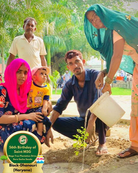 GreenSwelfares's tweet image. Shah Satnam Ji Green 'S' Welfare Force Wing volunteers celebrated Saint Dr. Gurmeet Ram Rahim Singh Ji Insan's 56th birthday ‘MSGBhandara’ with mega tree-planting drive. 🌳🎉 #56thBirthday #SaintDrMSG #TreePlantation