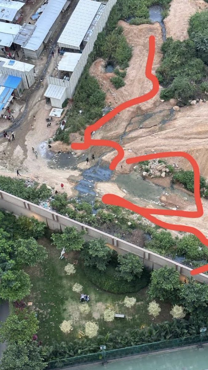 pardeepsahu's tweet photo. @ManikondaMc @MMRWA4 @KTRoffice @arvindkumar_ias Hi all , want to highlight open sewage water thrown by western constructions labor colony backside Prestige high fields causing severe health issues and bad smell in surrounding area , request all authorities to take some action 🙏 https://t.co/ra7X5Je8cN