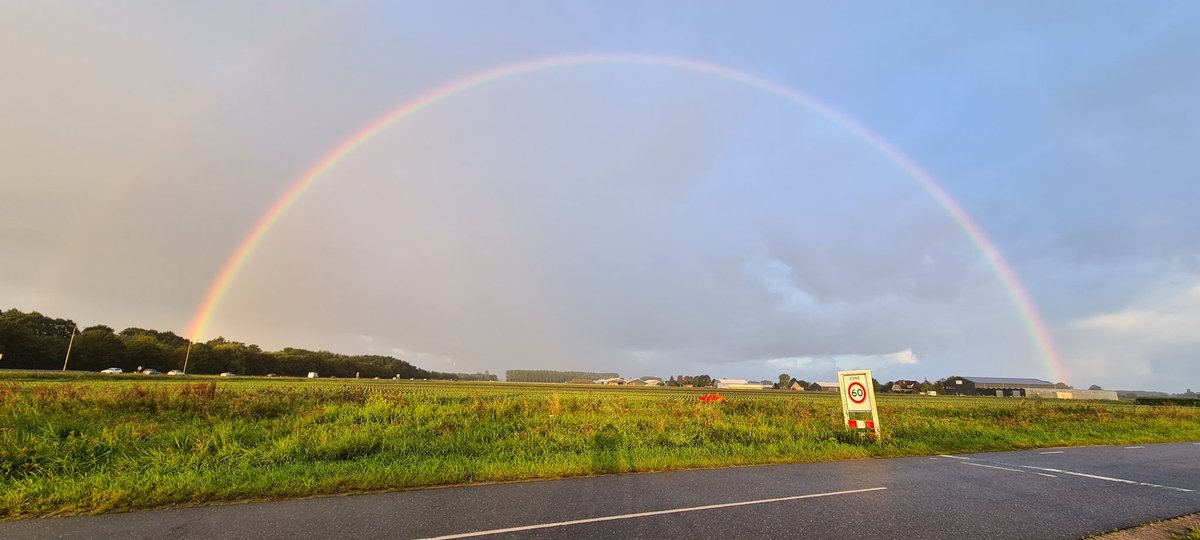 Somewhere over the rainbow..

#weerfoto #regenboog