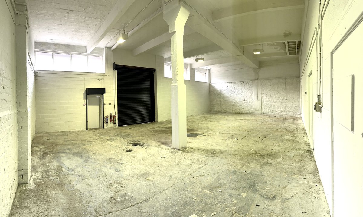 SBCDelph's tweet photo. Renovated industrial Unit To Let 

1,503ft, prime position at Saddleworth Business Centre, self contained with roller shutter door. 

High ceilings, allowing you to make the best use of space. 

Call 07956 316 854 for a viewing 

@Oldham_Hour @Tameside_Hour  #saddleworth #oldham https://t.co/jHozCNVWNN