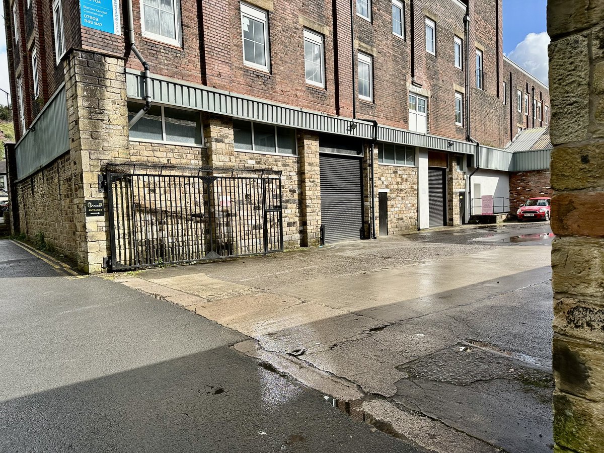 SBCDelph's tweet photo. Renovated industrial Unit To Let 

1,503ft, prime position at Saddleworth Business Centre, self contained with roller shutter door. 

High ceilings, allowing you to make the best use of space. 

Call 07956 316 854 for a viewing 

@Oldham_Hour @Tameside_Hour  #saddleworth #oldham https://t.co/jHozCNVWNN