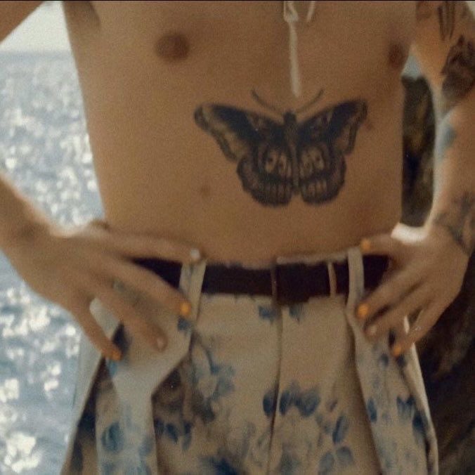 HSFEATURES's tweet photo. Harry Styles: Golden (2020). https://t.co/iLI05Ifk9P