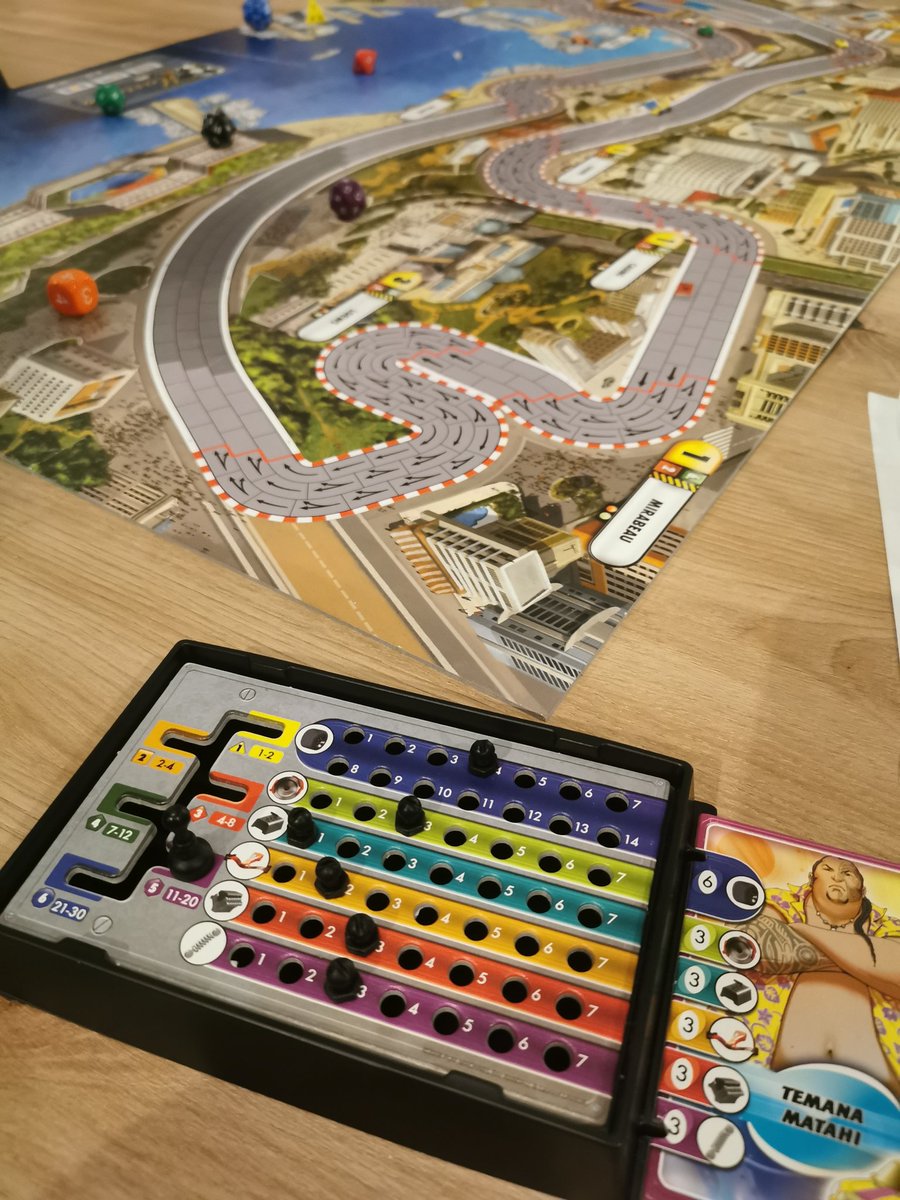 Formula D.
Leider nur Zweite geworden, da ich kurz vor der Ziellinie einen Spielzug lang zu zaghaft war.....

#formuladboardgame