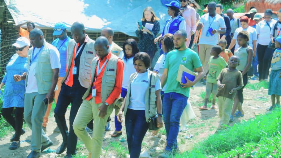 sofepadi's tweet photo. 📢 Mission réussie à Komanda, Ituri! @sofepadi présente ses interventions humanitaires en #RDC et Ituri lors du Scale-Up. Échanges fructueux avec le groupe des directeurs des urgences, discussions sur la prise en charge des survivants de #VBG et mobilisation des ressources. https://t.co/1wdllQVddY