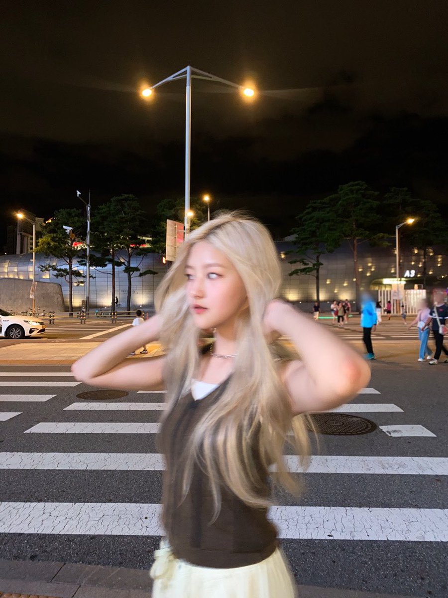 KISSOFLIFE_S2's tweet photo. [하늘🦋☁️] Hip neul 😎🤘

#KISSOFLIFE #키스오브라이프 #KIOF
#HANEUL #하늘 https://t.co/NeAmTcSBxx
