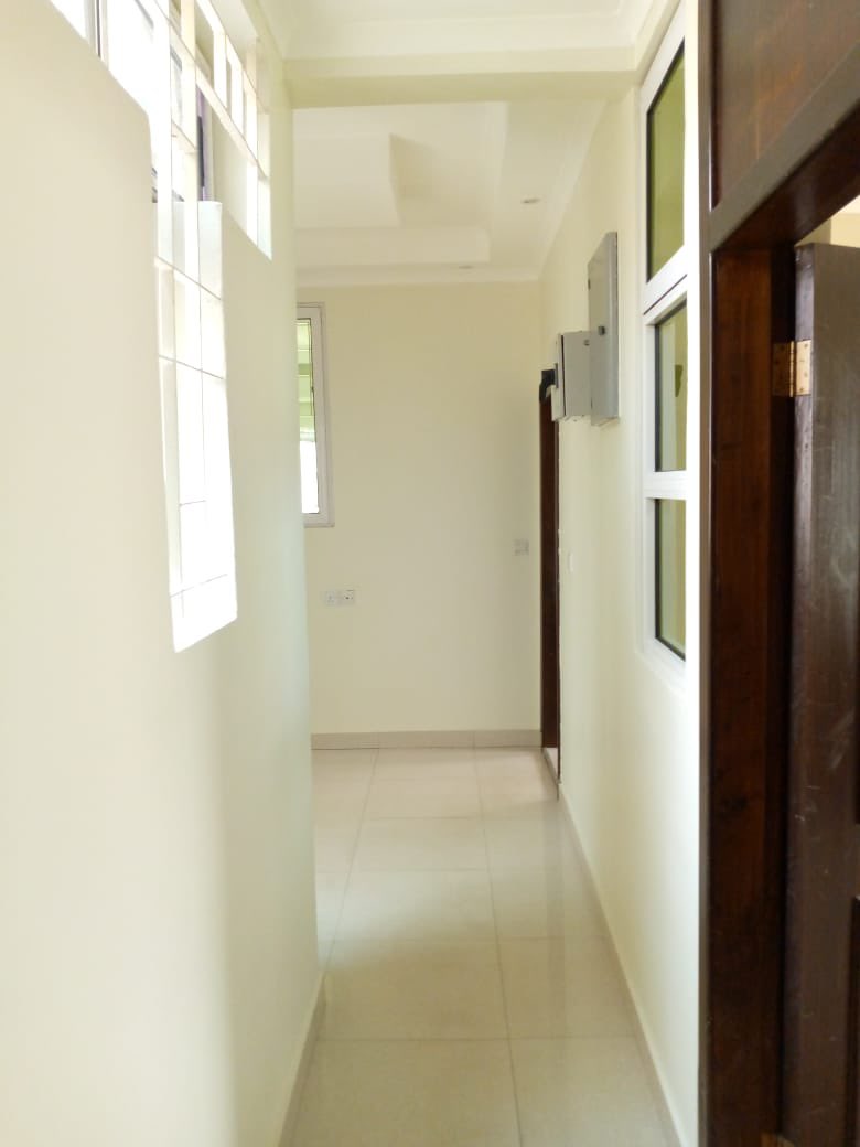 sheltermart's tweet photo. Four 4-Bedroom Unfurnished House for Rent at Labone
Location: Labone, Accra-Ghana
Price: $4,000 /Monthly (Negotiable)
(Ghana Cedis Equivalent)
Property Details:
- Visitors’ Washroom.
- Security Post.
- Backup Generator.
#ownahometoday #propertiesforsale https://t.co/WWeMMkkoS2